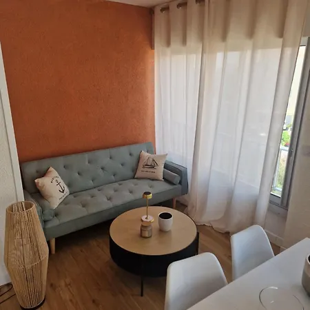 Cosy Avec Vue Port * Агд